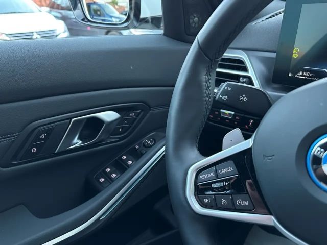 BMW 330 330e M-Sport Touring