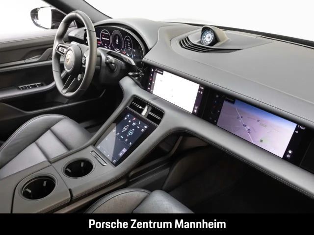 Porsche Taycan 4S Cross Turismo