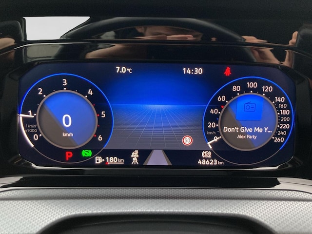 Volkswagen Golf 2.0 TDI DSG IQ.Drive