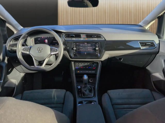 Volkswagen Touran 1.5 TSI DSG R-Line