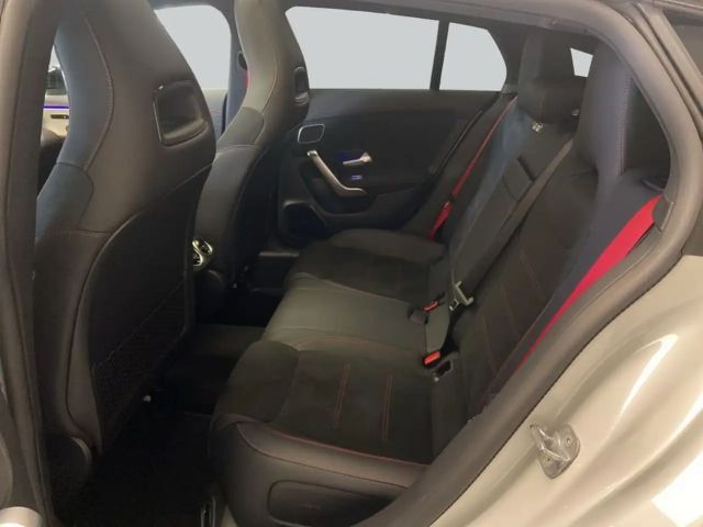 Mercedes-Benz CLA 35 AMG AMG Line