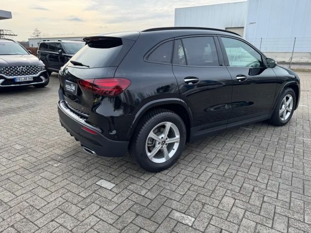 Mercedes-Benz GLA 200 AMG Line