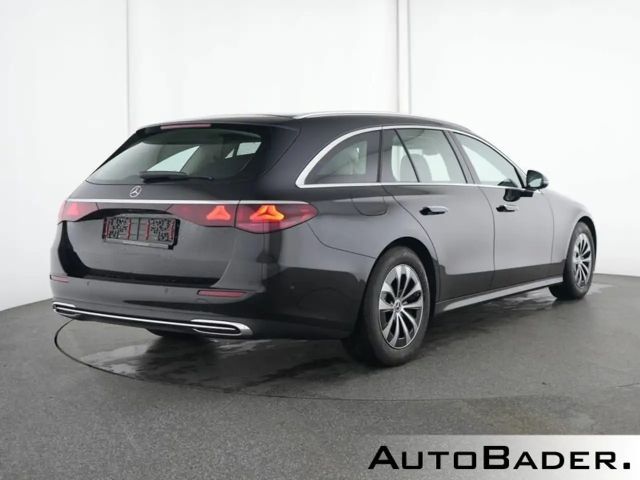 Mercedes-Benz E 200 AVANTGARDE Estate