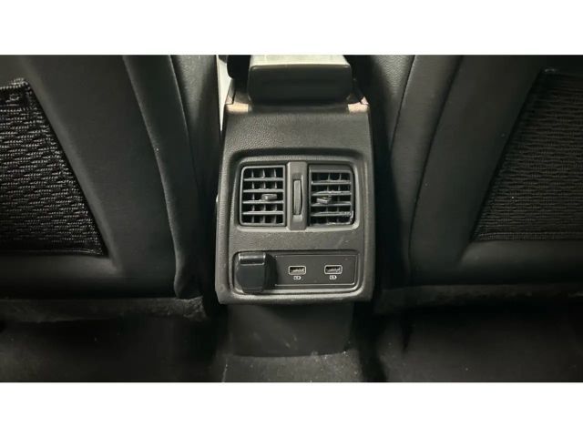 Renault Captur Hybrid Intens TCe 140