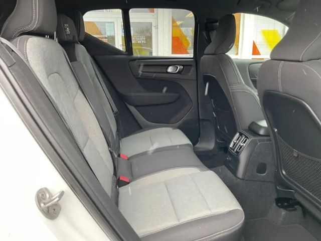 Volvo XC40 Dark Plus T4