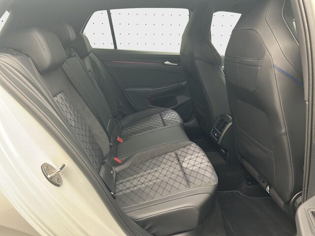 Volkswagen Golf 1.5 eTSI DSG R-Line