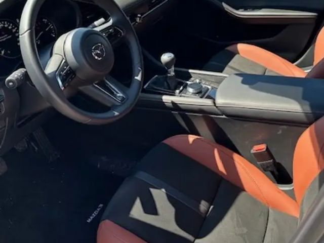 Mazda 3 2.5L SkyActiv e-Skyactiv