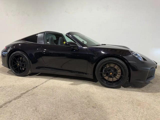Porsche 992 4 Cabrio GTS Targa