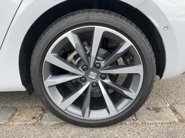 Seat Leon 1.5 eTSI DSG FR-lijn