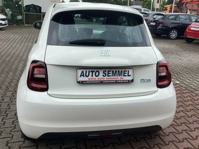 Fiat 500e 42kWh 118PS