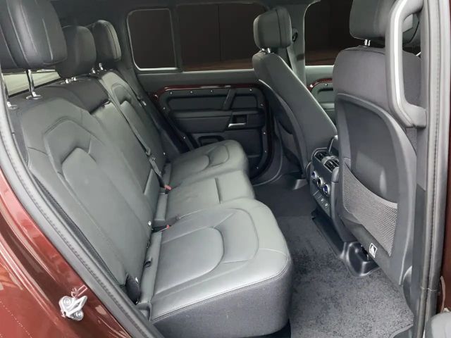 Land Rover Defender 110 D300