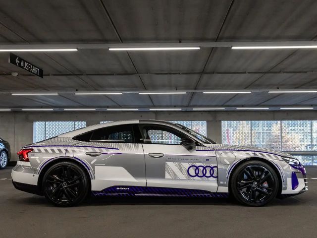 Audi RS e-tron GT ice race edition 1/99 Keramik Laser