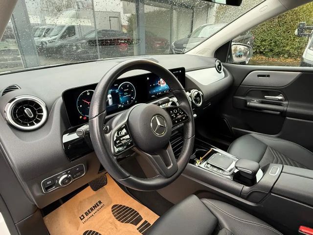 Mercedes-Benz B 180 B 180 d
