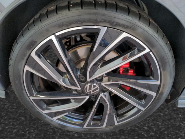 Volkswagen Golf 2.0 TSI DSG Golf VIII