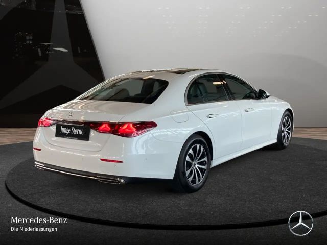 Mercedes-Benz E 220 AVANTGARDE E 220 d Sedan