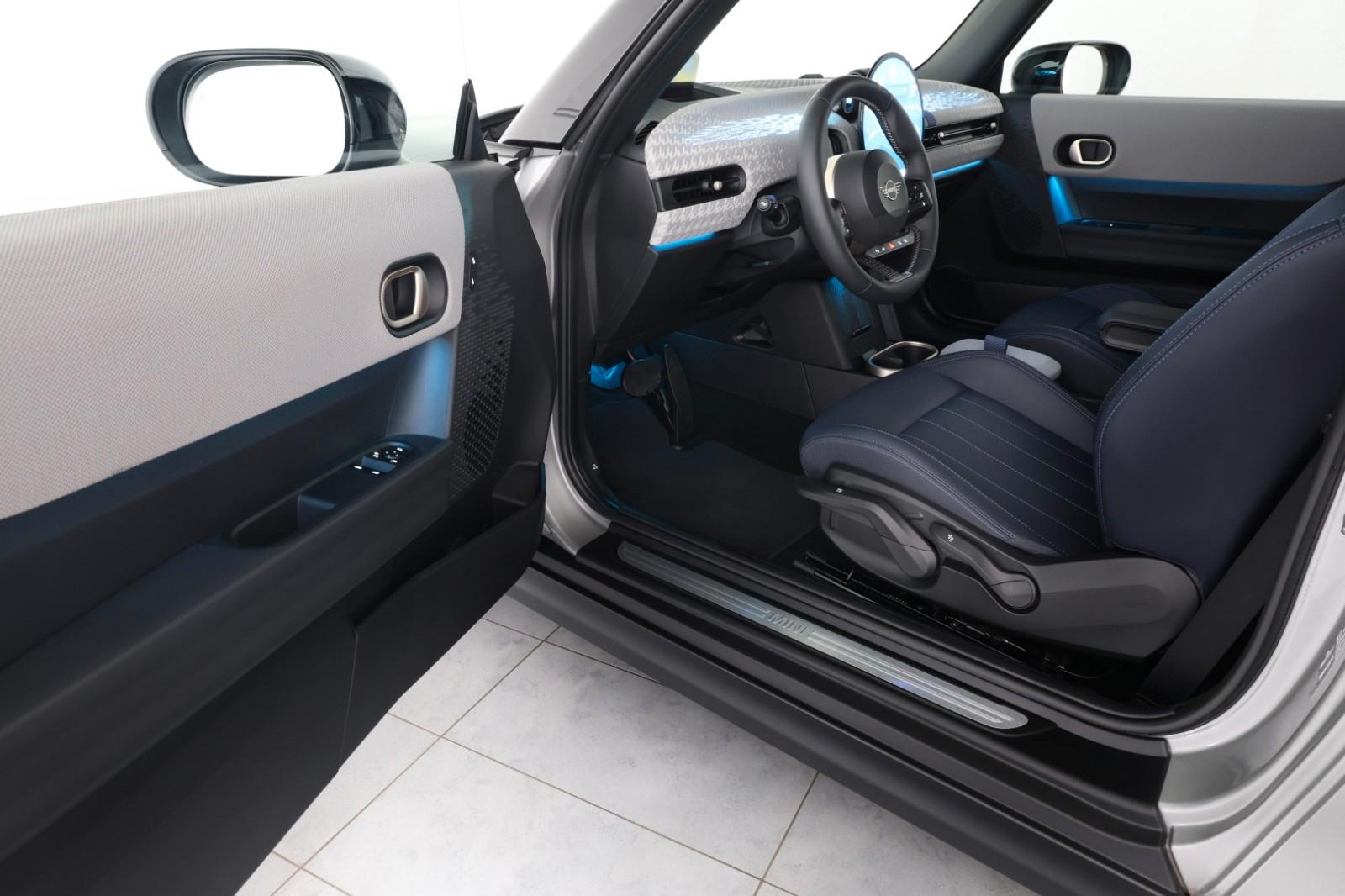 MINI Cooper Favoured John Cooper Works