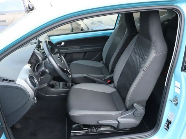 Volkswagen up! Active