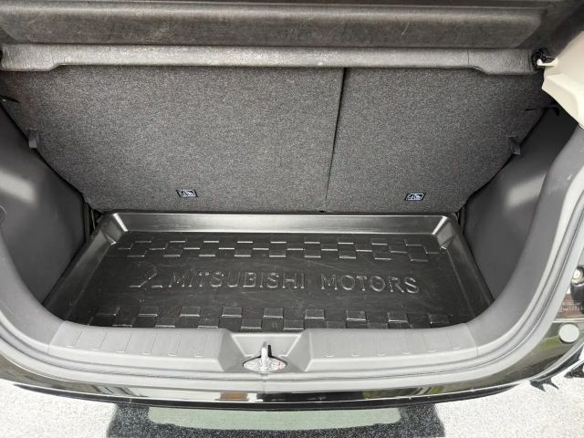 Mitsubishi Space Star Star