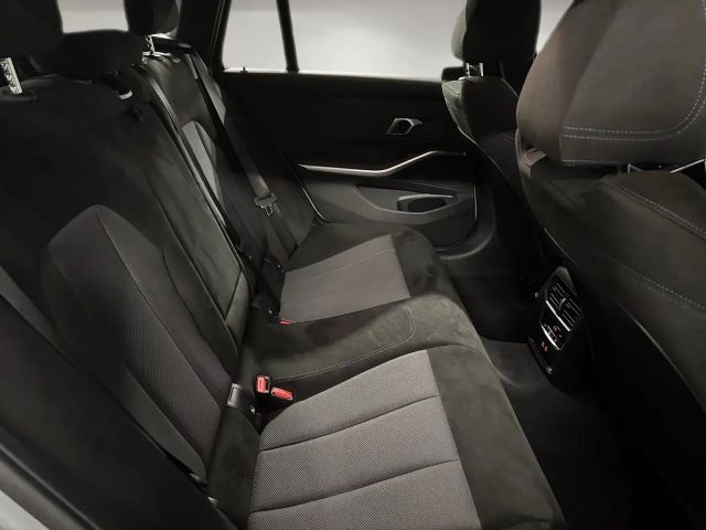 BMW 330 330i Touring xDrive