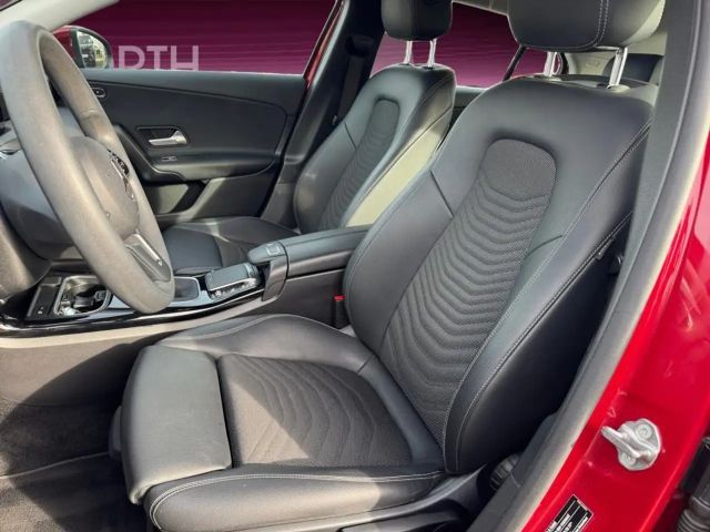 Mercedes-Benz A 180 A 180 d