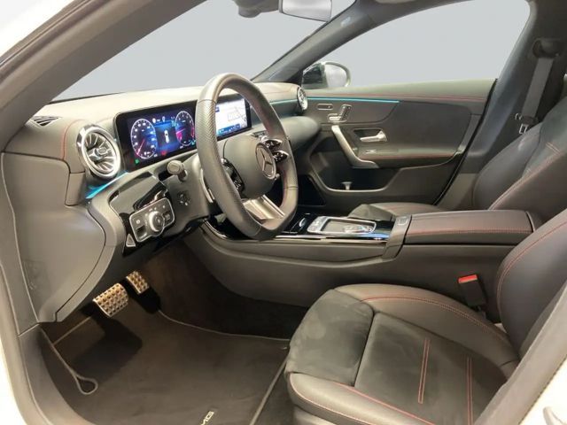 Mercedes-Benz CLA 180 CLA