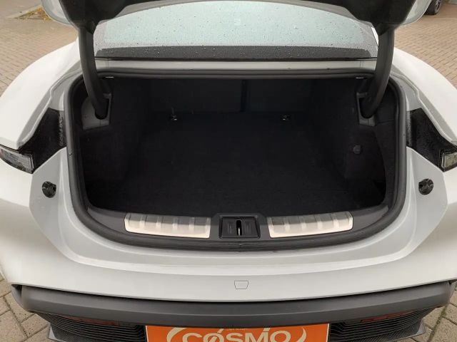 Porsche Taycan S Turbo