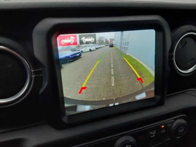 Jeep Wrangler Sahara