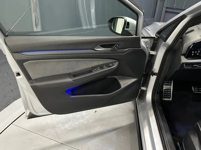 Volkswagen Golf 1.5 eTSI DSG IQ.Drive R-Line