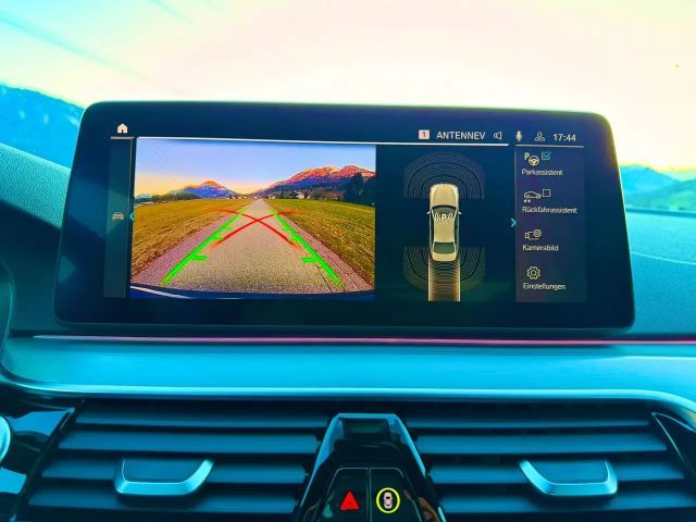 BMW 530 530e M-Sport Sedan xDrive