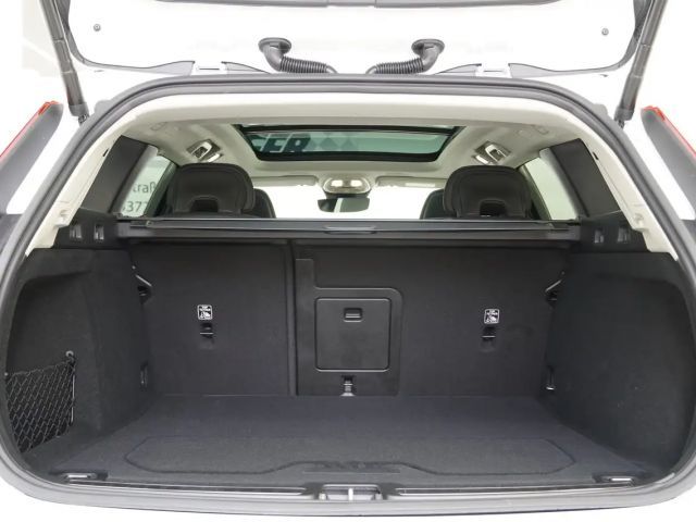 Volvo V60 AWD Plus T6