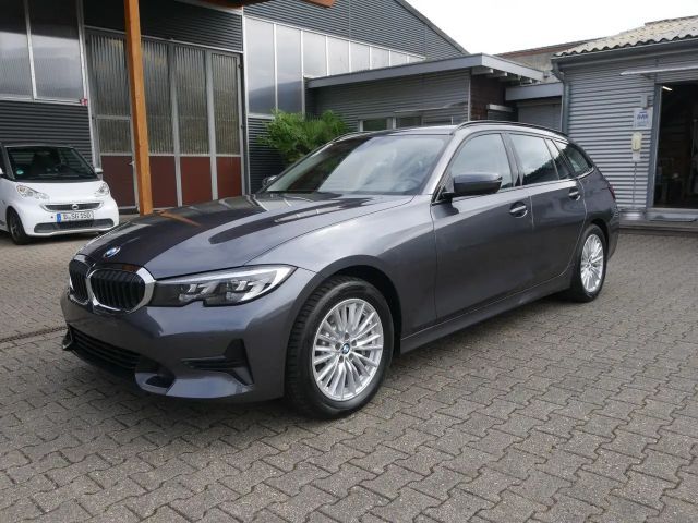 BMW 330 330i Sport Line Touring xDrive
