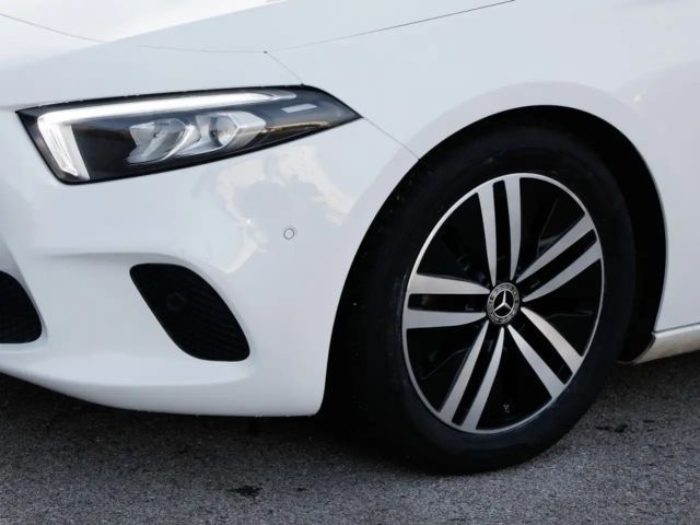 Mercedes-Benz A 180 A 180 d