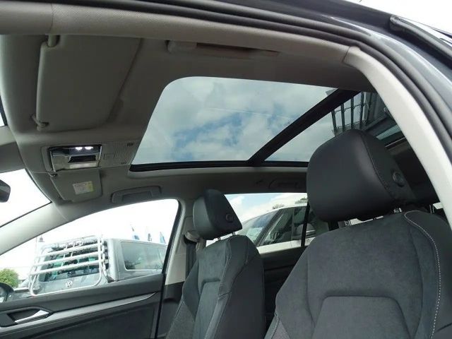 Volkswagen Golf 1.5 eTSI DSG Style Variant