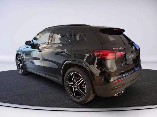 Mercedes-Benz GLA 200 4MATIC AMG Line GLA 200 d