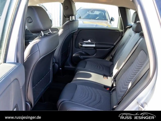 Mercedes-Benz B 200 Progressive Sedan