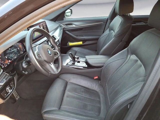 BMW 530 530d M-Sport Touring xDrive