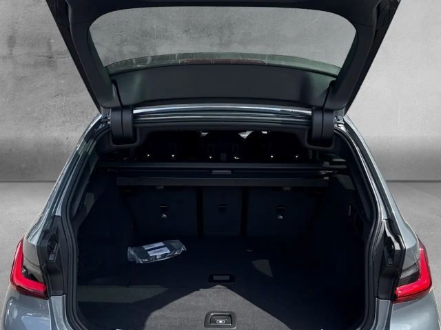 BMW 320 320i M-Sport Touring