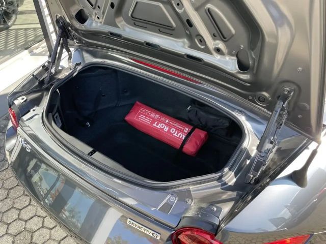 Mazda MX-5 Advantage