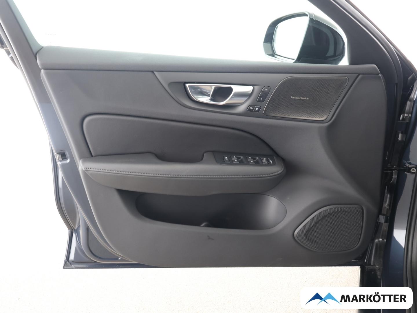 Volvo V60 AWD Dark Plus Recharge T6