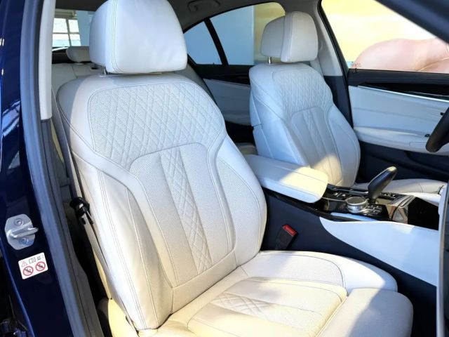 BMW 530 530d Luxury Line Sedan xDrive