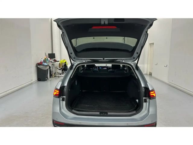 Volkswagen Passat 1.5 eTSI Business Variant