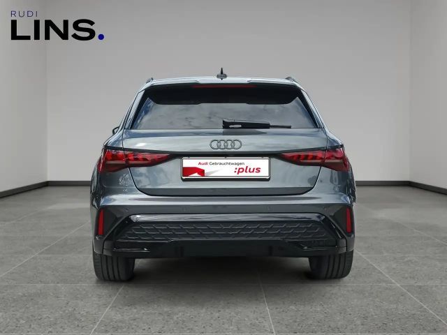 Audi A3 45 TFSI Hybride S-Line Sedan