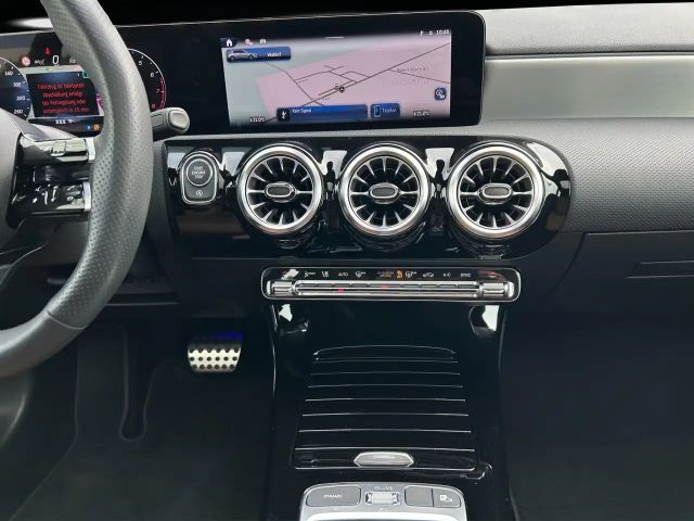 Mercedes-Benz A 250 4MATIC AMG Line