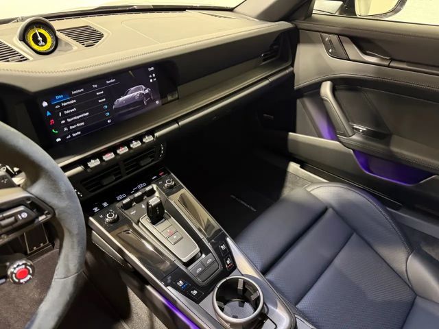 Porsche 992 4 Cabrio GTS Targa