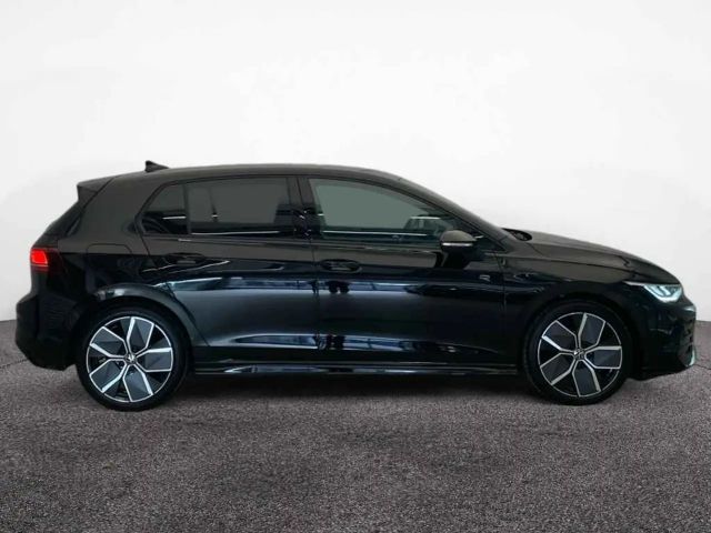 Volkswagen Golf 1.5 eTSI Golf VIII R-Line