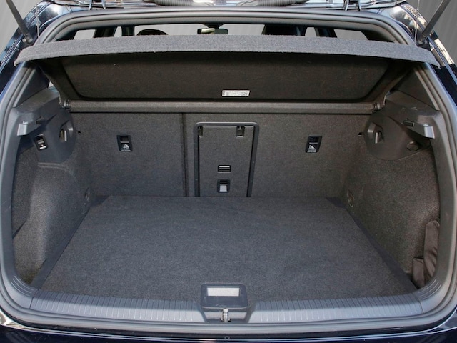 Volkswagen Golf 2.0 TDI DSG Golf VIII R-Line