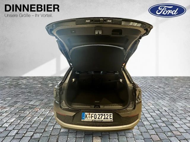 Ford Explorer Premium RWD