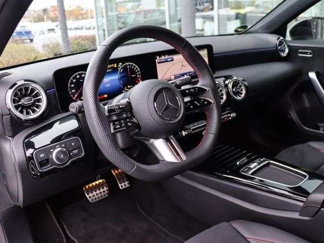 Mercedes-Benz A 250 A 250 e AMG Line