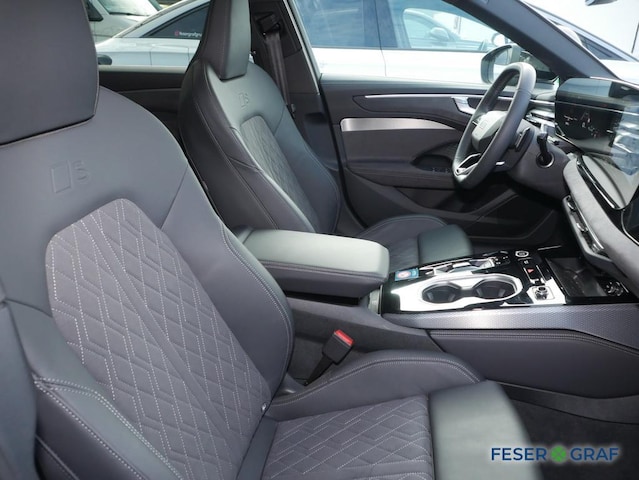 Audi A6 Avant Quattro S-Tronic