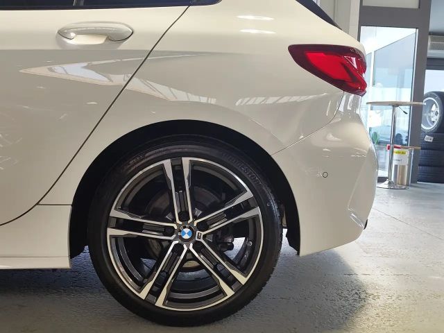 BMW 118 118d M-Sport Sedan